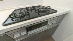 3種類の料理が同時に調理できる、3口ガスコンロ。忙しい夕食の支度時間が短縮できて効率よくお料理が楽しめます。