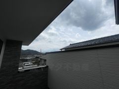 バルコニーからの眺望です＾＾壁が高めでプライバシー確保＾＾
