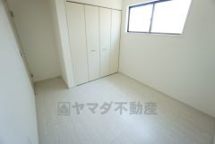 クローゼット付きなので、すっきりと整理整頓でき気持ちよく過ごせますね＾＾