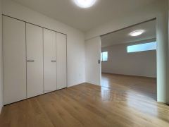 ＬＤＫに隣接する洋室です。