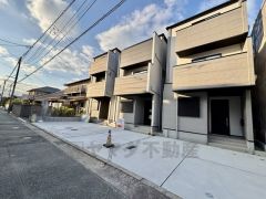 前面道路南側3.97ｍに面しています。