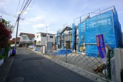 前面道路は西側4.6ｍに面しています。