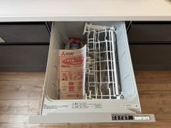 炊事時間を大幅に短縮できる食器洗浄乾燥機付き＾＾食器を洗う手間が減るので家族とのコミュニケーションの時間や自分の時間が増えますね。
