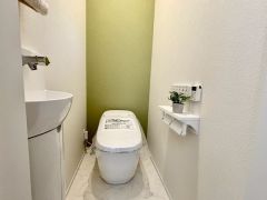 1階2階の2ヶ所にトイレがので、忙しい朝にも家族に気を使わず、ゆとりが生まれますね＾＾