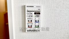 浴室暖房乾燥機には、暖房、乾燥、涼風、換気の4つの機能が付いています。タイマー付きです。換気・雨の日の洗濯も安心です＾＾