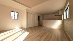 17帖以上のリビングは長方形で家具が配置しやすい間取りとなっています。 お気に入りの家具とインテリアで素敵な部屋を作りましょう＾＾