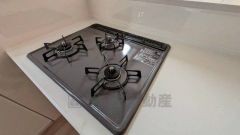 3種類の料理が同時に調理できる、3口ガスコンロ。忙しい夕食の支度時間が短縮できて効率よくお料理が楽しめます。