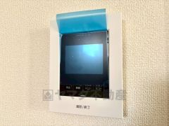 防犯性もばっちり、TVモニター付きインターホン完備。大きなモニターで玄関先を確認できます。