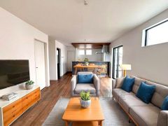 （家具はCGによるイメージとなります） キッチンから会話が弾みそうなダイニングです。お友達や親せきをお招きするのも楽しみになりますね＾＾