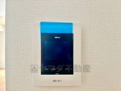 防犯性、セキュリティ対策に安心できるテレビモニター付きインターフォンです。セールスマン対策にもなり安心できます。