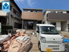 並列2台分の駐車スペースを確保　駐車しやすく、毎日のカーライフを快適にサポートします。