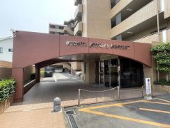 清掃の行き届いた綺麗なエントランスです。
