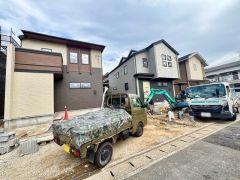 全室南向き　南面バルコニー　 玄関上部は解放感ある吹抜け　ロフト付き＾＾