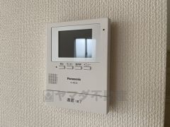 防犯性、セキュリティ対策に安心できるテレビモニター付きインターフォンです。セールスマン対策にもなり安心できます。