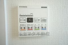 浴室暖房乾燥機には、暖房、乾燥、涼風、換気の4つの機能が付いています。タイマー付きです。換気・雨の日の洗濯も安心です＾＾