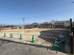 2号棟。 全3棟、リビング20帖越え＾＾ 全室2面採光設計で、明るさと風通しを両立。