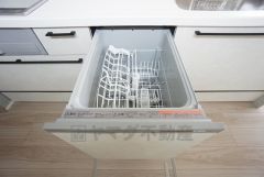 炊事時間を大幅に短縮できる食器洗浄乾燥機付き＾＾食器を洗う手間が減るので家族とのコミュニケーションの時間や自分の時間が増えますね。