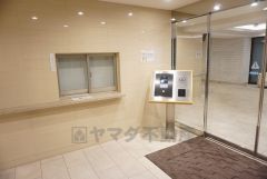 オートロック付きエントランスホール