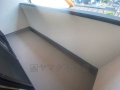 インナーバルコニーは洗濯物を守りやすく、眩しすぎる日差しも和らげます。雨にも濡れにくく、家事を助けてくれること間違いなし。