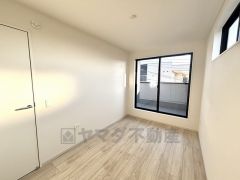 居室としてももちろん、収納や書斎、お子様のプレイスペースにも＾＾使い勝手が良さそうです＾＾