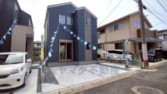 カースペースは2台分確保＾＾ご夫婦で1台ずつ所持されているご家庭も、来客時も安心ですね。