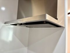ファンやフィルターが見えにくいレンジフード。パッと視界に入っても細部までは見えにくく、オシャレでインテリアデザインの一部になりますね＾＾