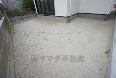 お庭付き＾＾周囲からの目線も気にならず、BBQやお子様のプールなども楽しめそうです＾＾