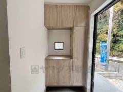 ご家族の靴をスッキリと片付けられるシューズボックス付きの玄関です＾＾スッキリと片付いた玄関は気持ちがいいです。