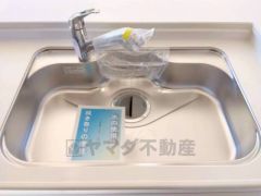 大きなお鍋も楽々洗える幅の広いシンクです＾＾