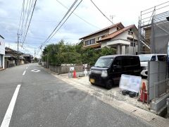前面道路は6ｍ以上と広々としているので、駐車も楽々できますね＾＾