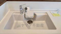 大きなお鍋も楽々洗える幅の広いシンクです＾＾