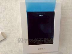 防犯性、セキュリティー対策に安心できるテレビモニター付きインターホンです。お子様のお留守番も安心できますね＾＾