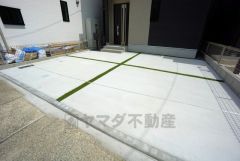 カースペース2台分（車種による）。