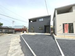 お車の出し入れがしやすく、日々の移動もスムーズです＾＾