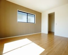 同形状・同仕様。2階11.2帖の洋室にはウォークインクローゼットが付いているので、毎日のコーディネートが楽しくなりそうですね＾＾