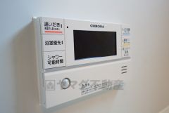 お湯張り、追い炊きが楽々操作できる給湯機リモコン。