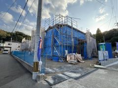 奥：1号棟、中央：2号棟、手前：3号棟。