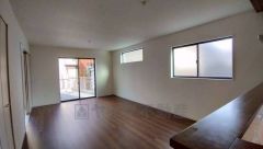 キッチンに向き合う形でたくさんの光や風を取り込むことができ快適な生活が過ごせそうですね＾＾