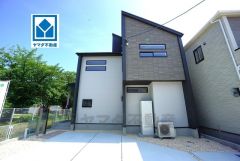 閑静な住宅街でのんびりとした住環境＾＾四箇田小学校徒歩9分、スーパーまで徒歩7分の生活便利な物件＾＾