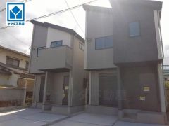 カースペースは並列で2台分確保（車種による）。