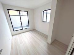 住む人のこだわりを活かす洋室＾＾クローゼットもあり荷物もすっきり片付けられ、ゆとりのある暮らしが出来ます＾＾