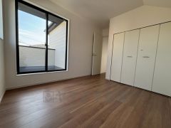 家具を選ばないナチュラルなフローリングとシンプルなクロスです＾＾