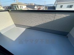 陽当たりの良いバルコニーです。お洗濯やお布団干しはもちろん、日光浴スペースにも。