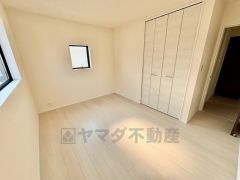 クローゼット付きなので、すっきりと整理整頓でき気持ちよく過ごせますね＾＾