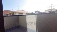 陽当たりの良いバルコニーです。お洗濯やお布団干しはもちろん、日光浴スペースにも。足元は防水工事施工済です。