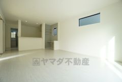 家族が集まる開放的なリビング。思い思いの時間を過ごしたり、家族みんなで食事をしたり、素敵な団らんの場になりますね＾＾