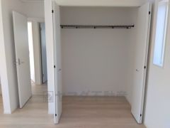 たっぷり収納できるクローゼット付きでお部屋の中をすっきりと快適に保てます。