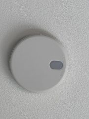 火災報知器が設置されていることで、火災の発生をいち早く感知し、就寝中や留守中でも素早く危険を知らせてくれるため、家族の安全を確保し被害を最小限に抑えられます。