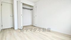 クローゼット付きなので、すっきりと整理整頓でき気持ちよく過ごせますね＾＾