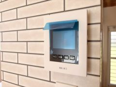 防犯性、セキュリティ対策に安心できるテレビモニター付きインターフォンです。セールスマン対策にもなり安心できます。